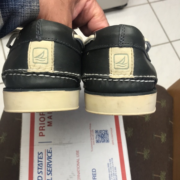 Sperry Top-Sider sizing 12/M blue white stitching used - Picture 9 of 14